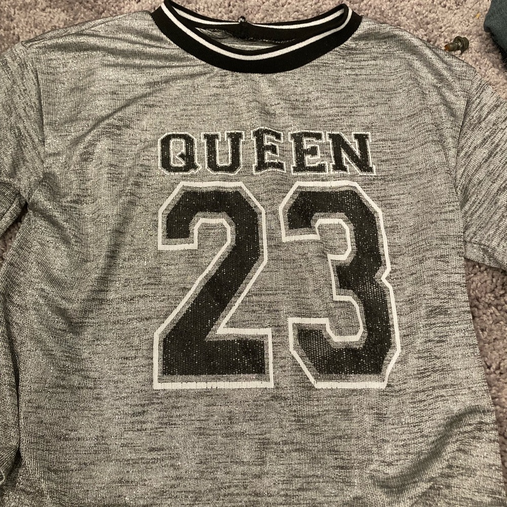 Gray T shirt